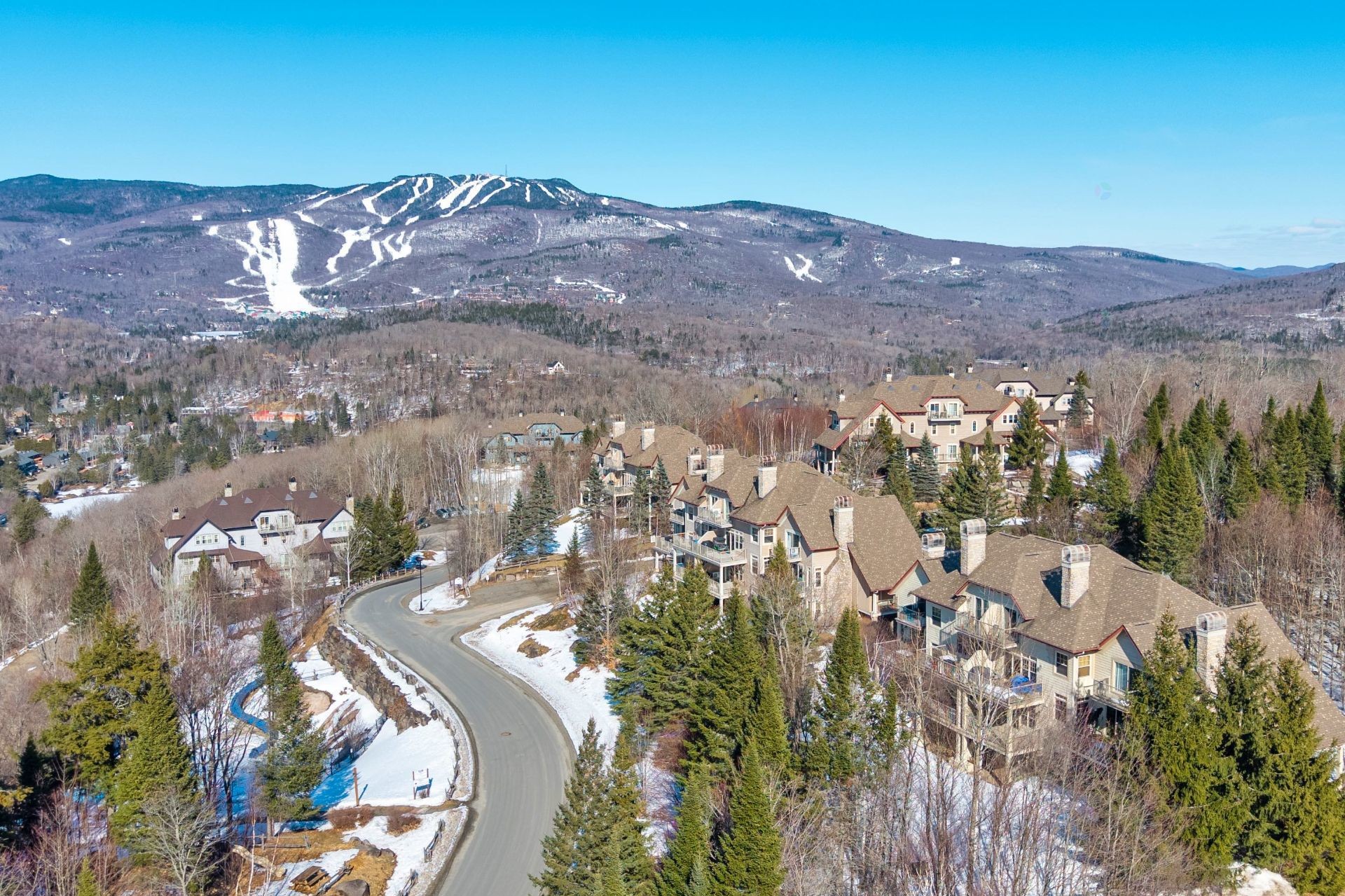 









205


Rue du Mont-Plaisant

, 3,
Mont-Tremblant,




QC
J8E1L2


