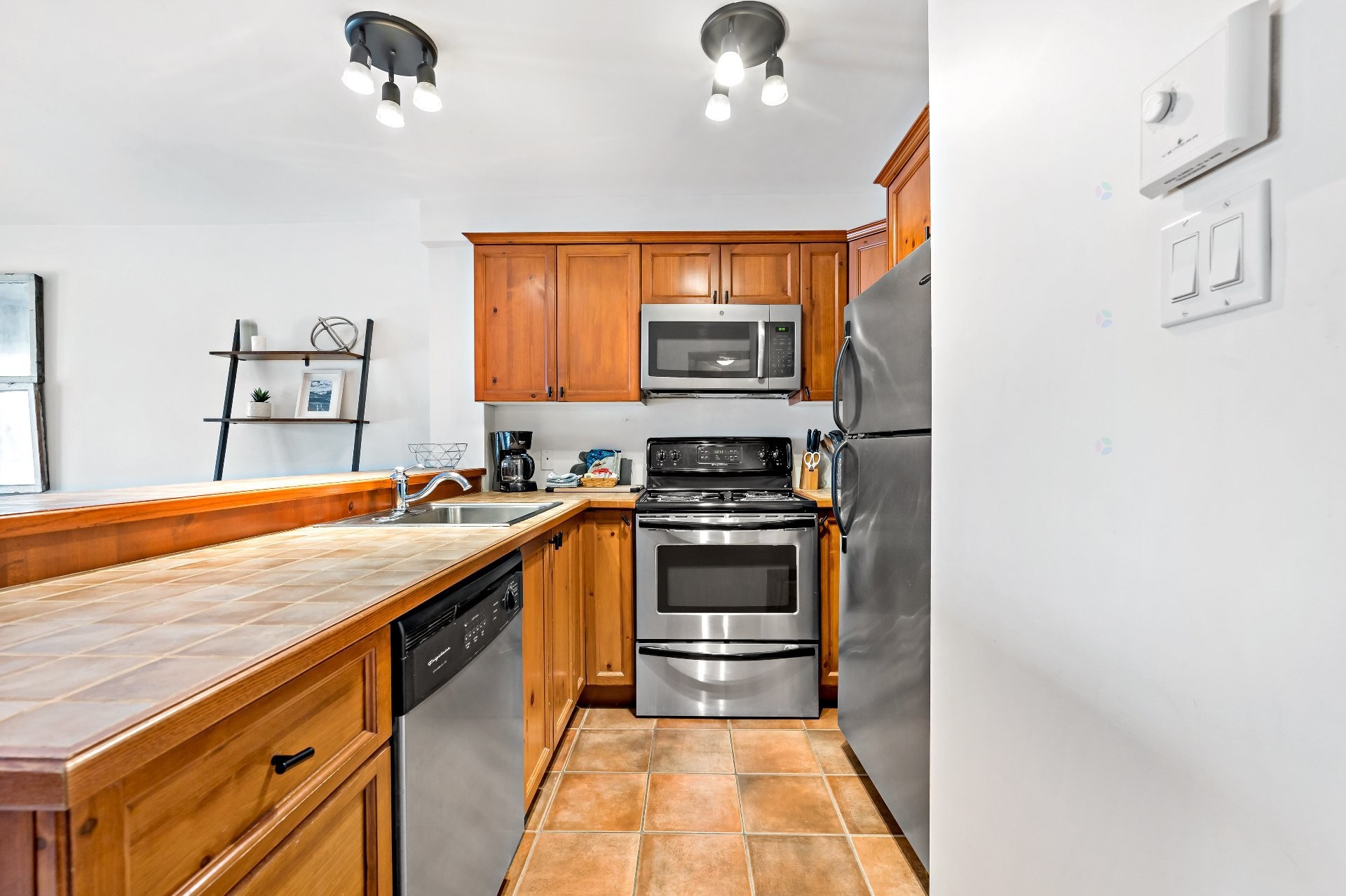 









205


Rue du Mont-Plaisant

, 3,
Mont-Tremblant,




QC
J8E1L2

