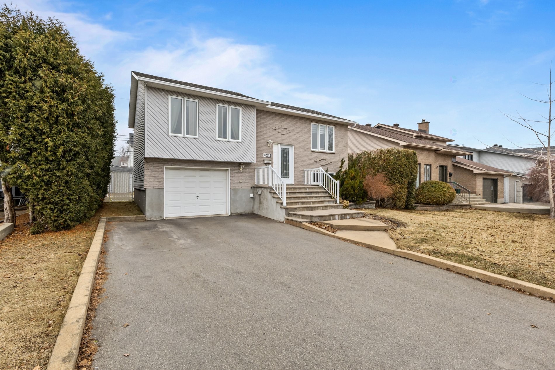 









4212


Rue Ste-Anne

,
Montréal (Pierrefonds-Roxboro),




QC
H9H5B8

