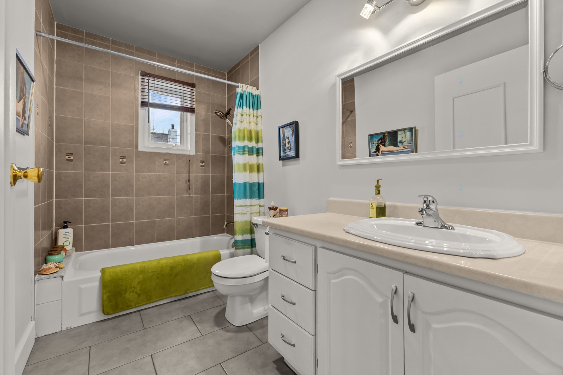 









4212


Rue Ste-Anne

,
Montréal (Pierrefonds-Roxboro),




QC
H9H5B8

