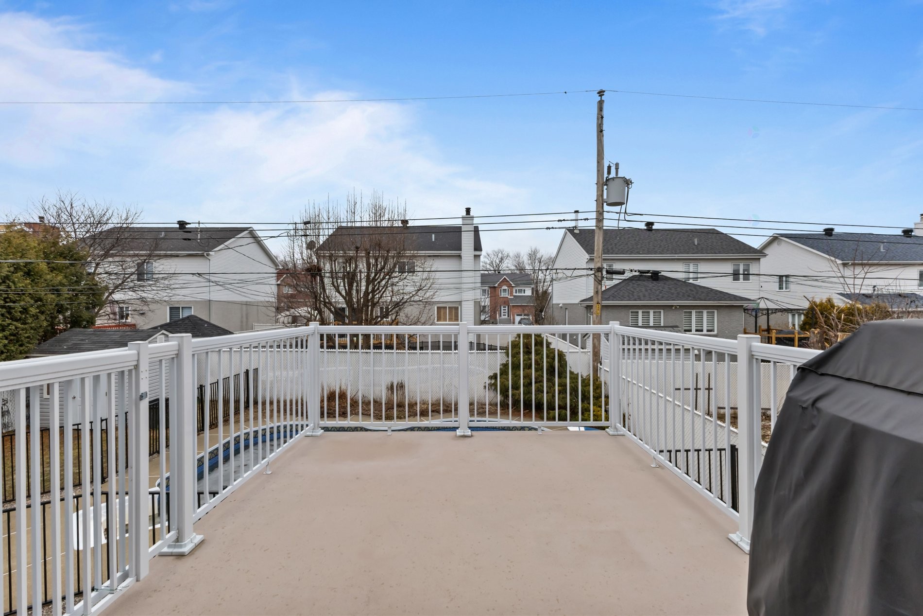 









4212


Rue Ste-Anne

,
Montréal (Pierrefonds-Roxboro),




QC
H9H5B8

