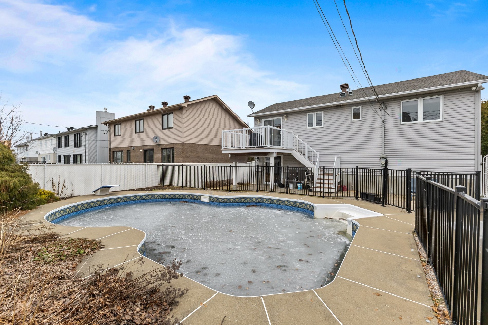 









4212


Rue Ste-Anne

,
Montréal (Pierrefonds-Roxboro),




QC
H9H5B8

