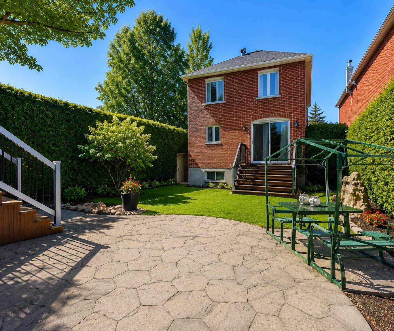 









120


Rue Deslières

,
Saint-Bruno-de-Montarville,




QC
J3V6P5

