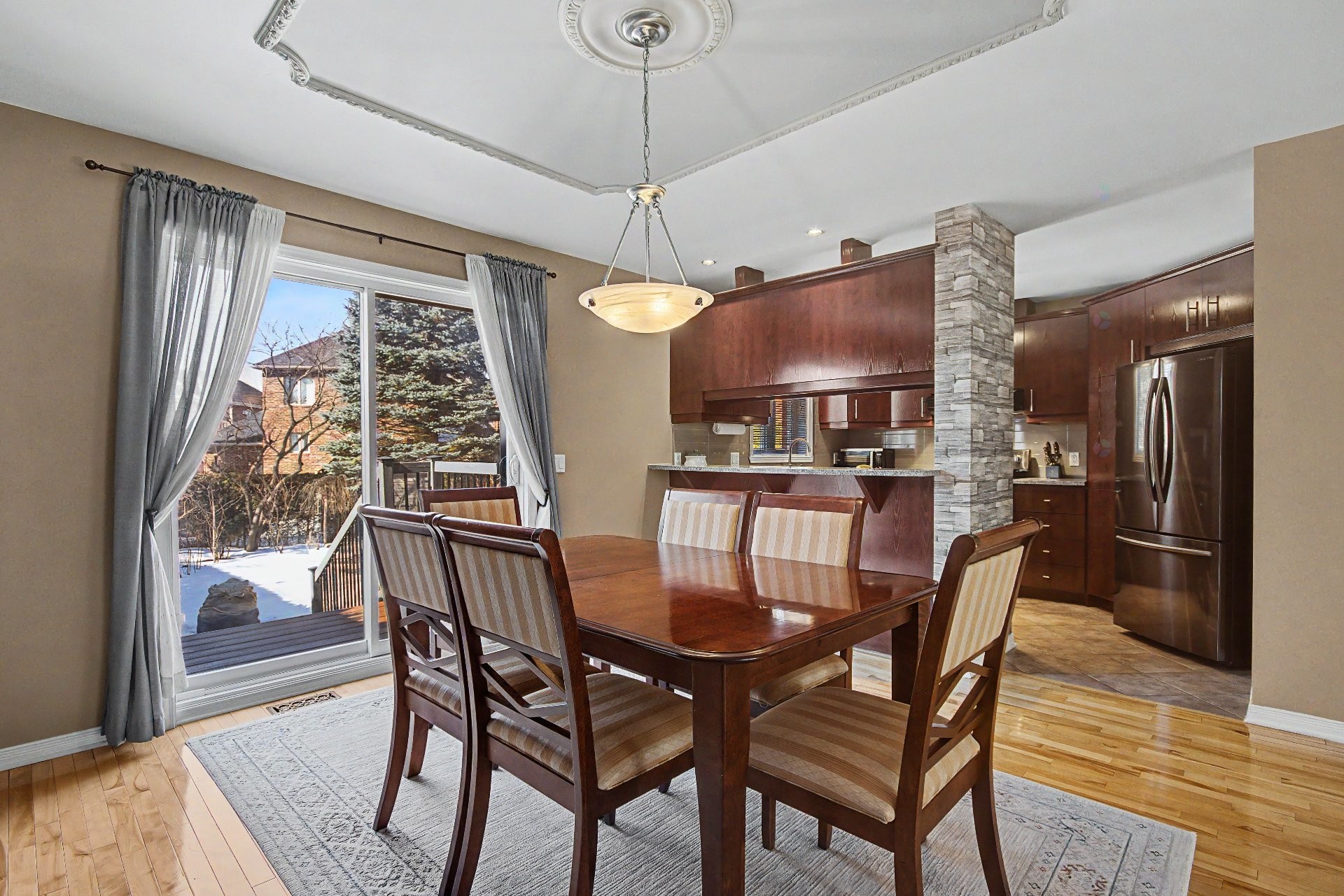 









120


Rue Deslières

,
Saint-Bruno-de-Montarville,




QC
J3V6P5

