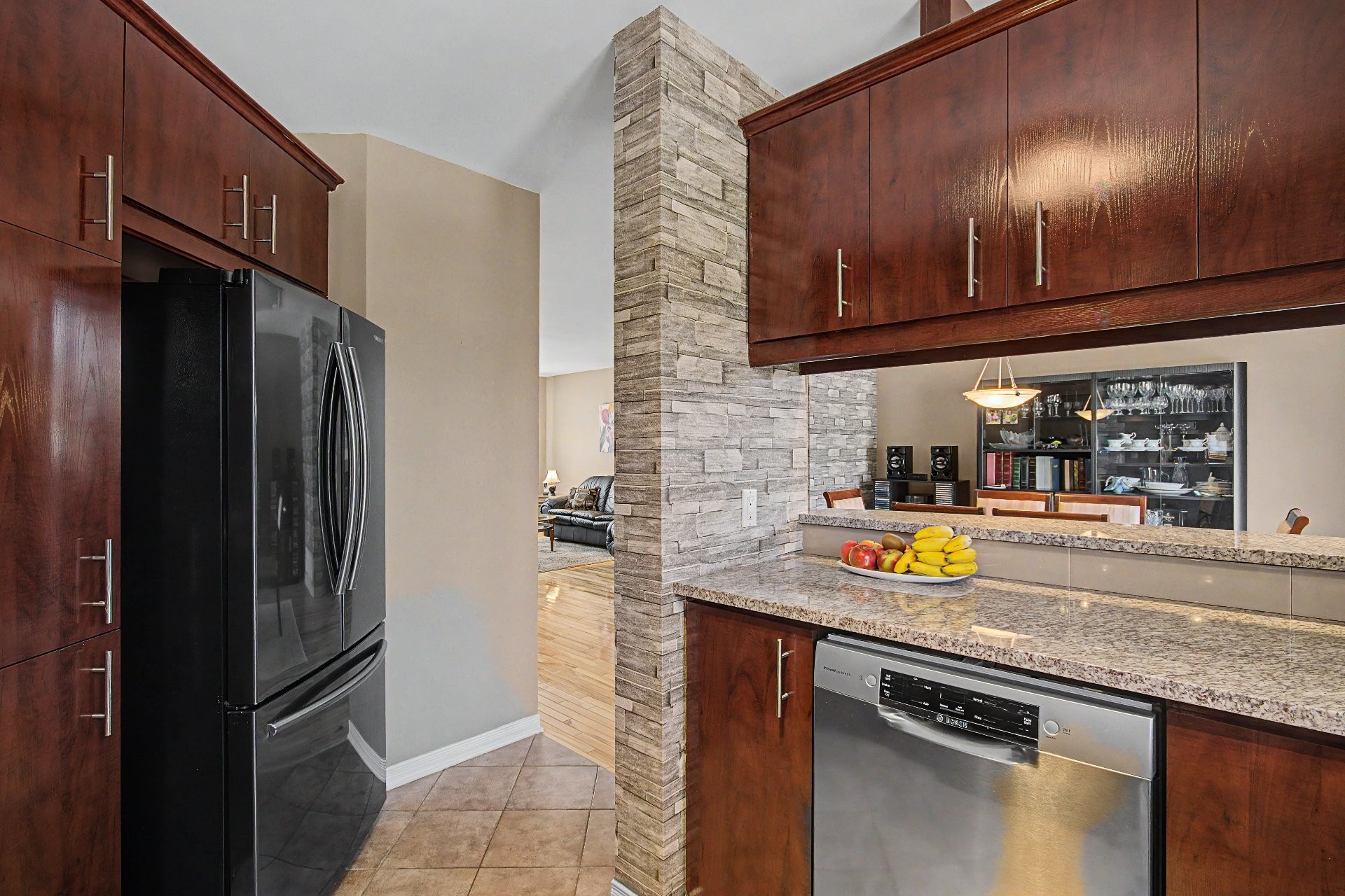 









120


Rue Deslières

,
Saint-Bruno-de-Montarville,




QC
J3V6P5

