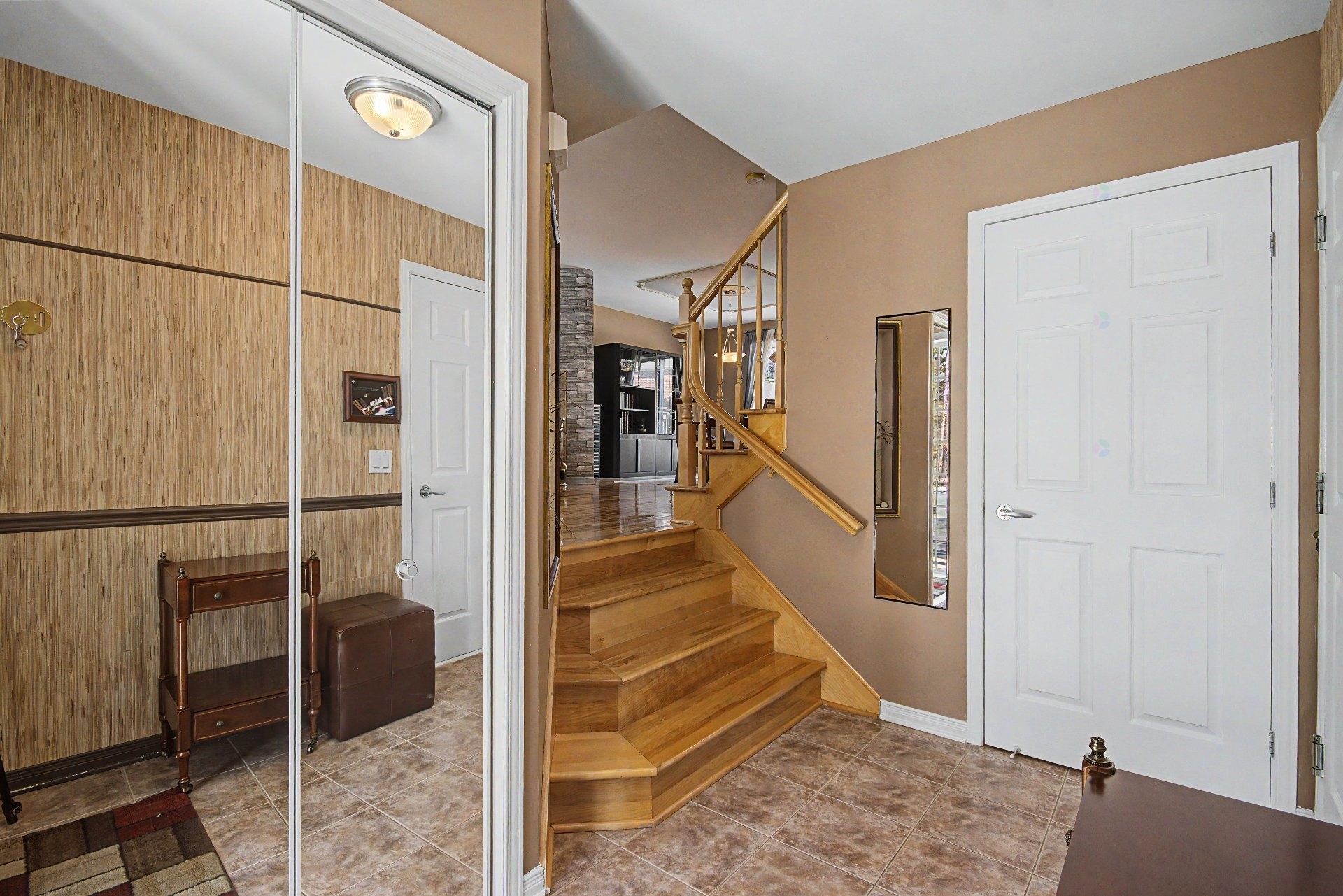 









120


Rue Deslières

,
Saint-Bruno-de-Montarville,




QC
J3V6P5

