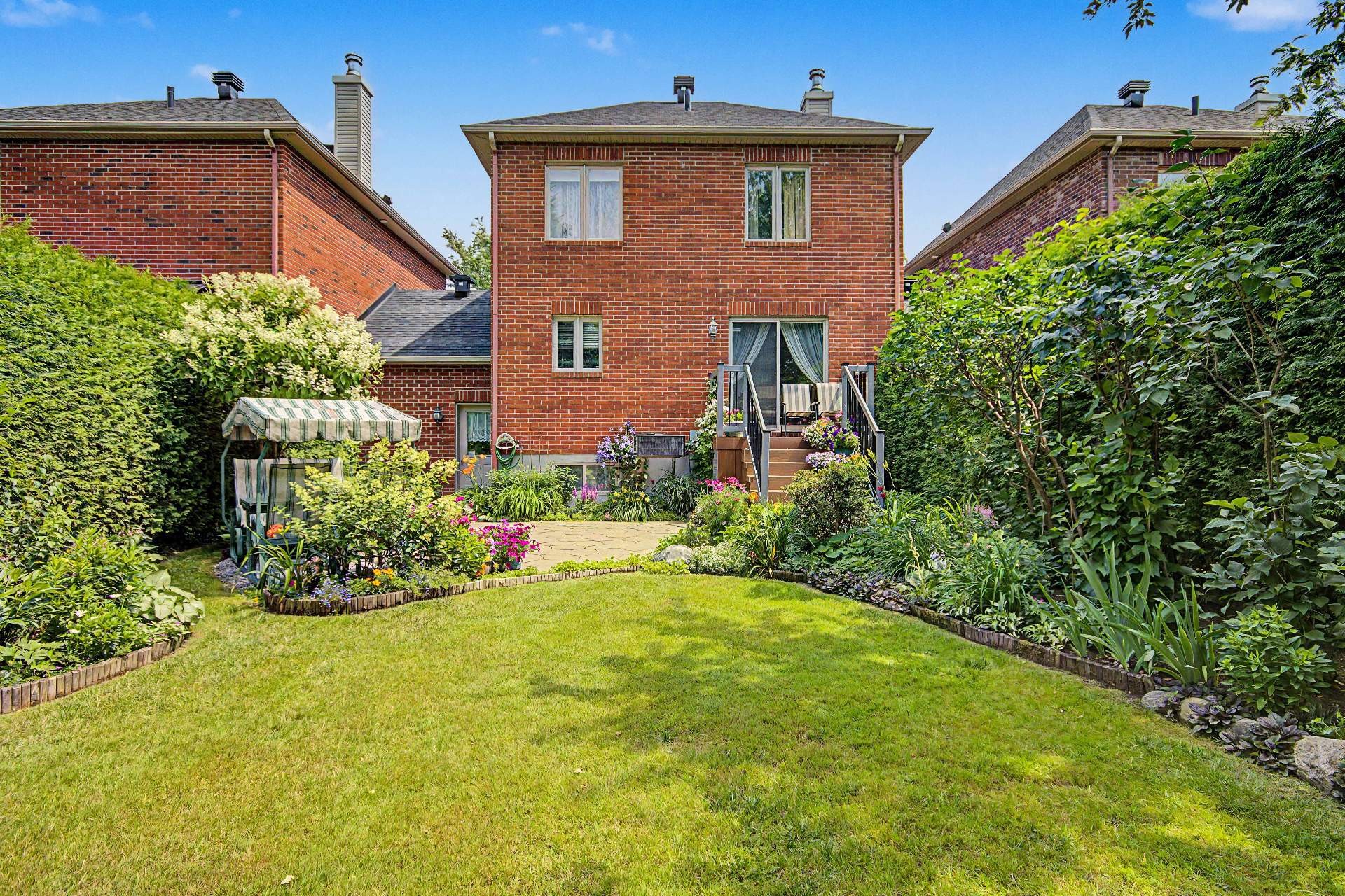 









120


Rue Deslières

,
Saint-Bruno-de-Montarville,




QC
J3V6P5

