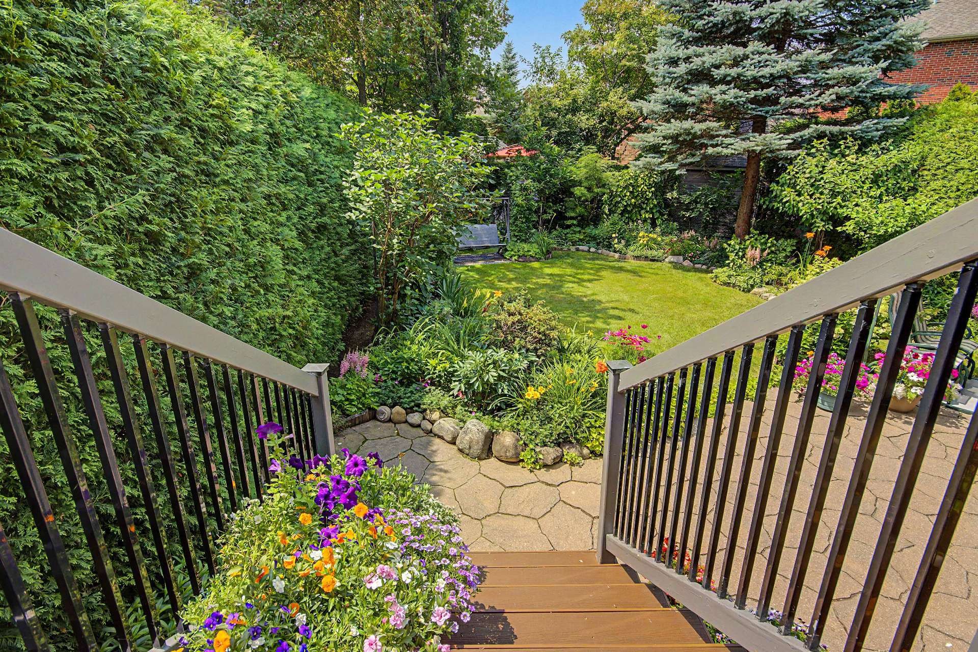









120


Rue Deslières

,
Saint-Bruno-de-Montarville,




QC
J3V6P5

