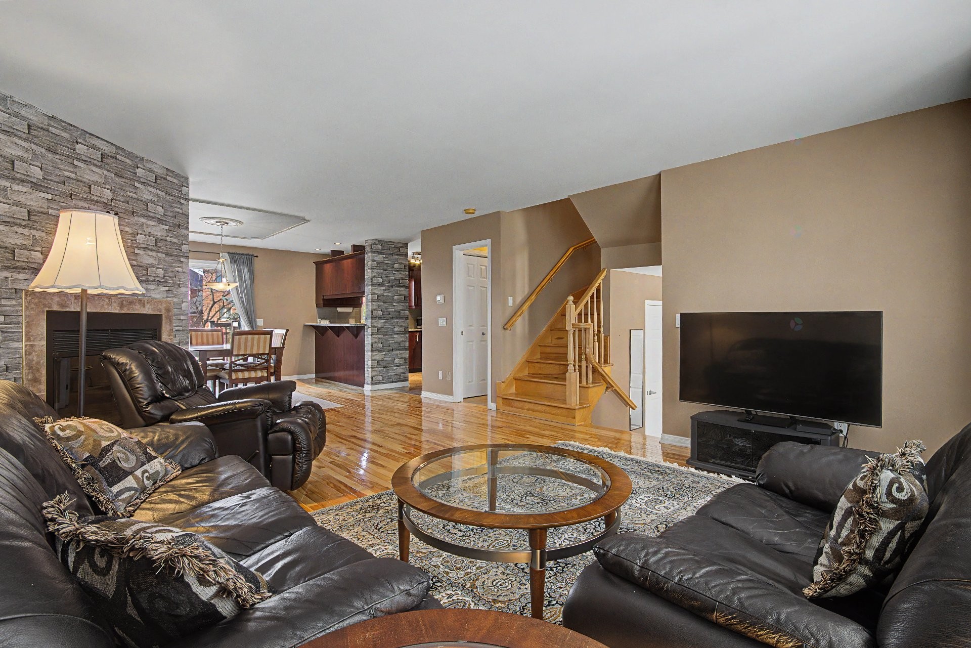 









120


Rue Deslières

,
Saint-Bruno-de-Montarville,




QC
J3V6P5

