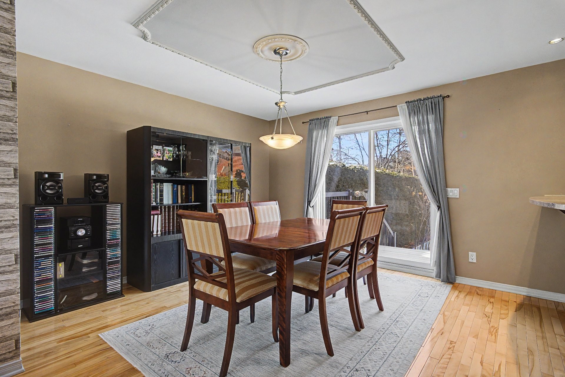 









120


Rue Deslières

,
Saint-Bruno-de-Montarville,




QC
J3V6P5

