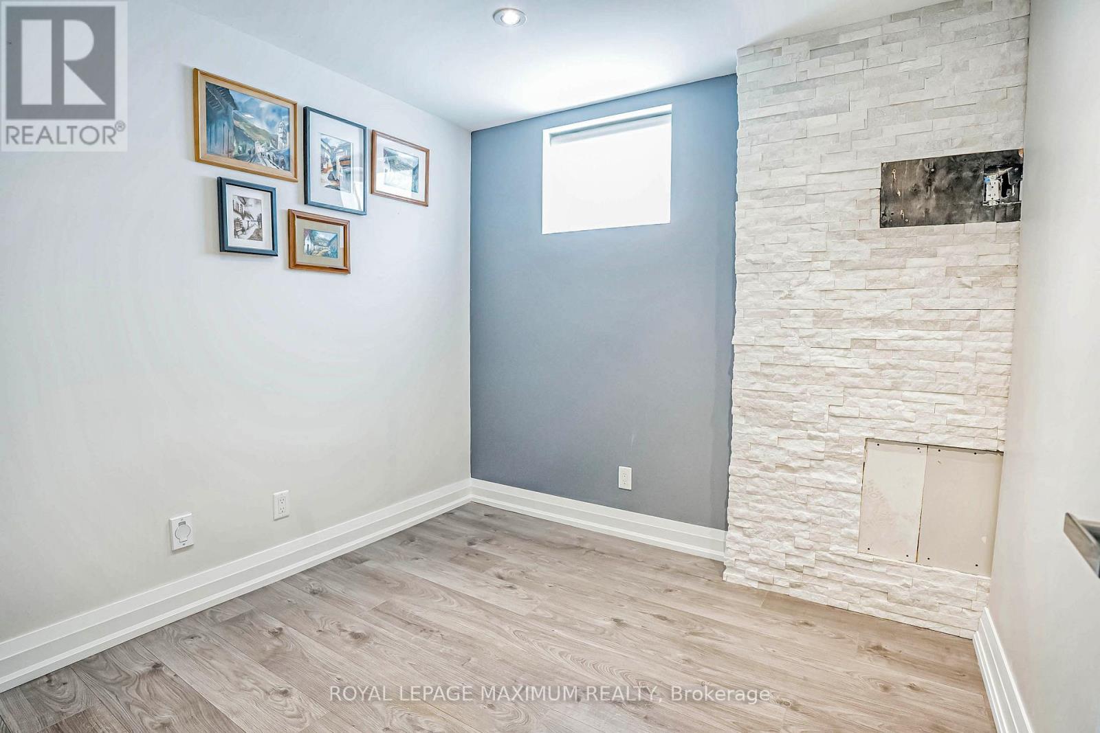 












BASEMENT - 19 CORNER BROOK CRESCENT

,
Vaughan,




Ontario
L4H0J7

