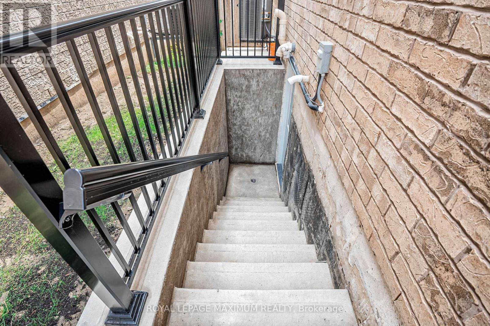 












BASEMENT - 19 CORNER BROOK CRESCENT

,
Vaughan,




Ontario
L4H0J7


