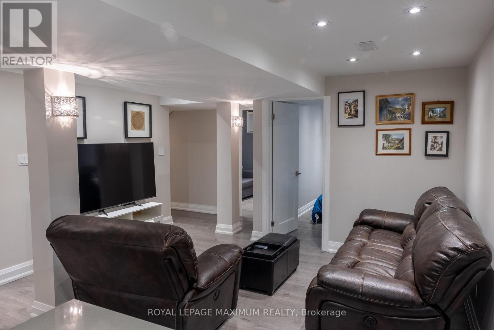 












BASEMENT - 19 CORNER BROOK CRESCENT

,
Vaughan,




Ontario
L4H0J7

