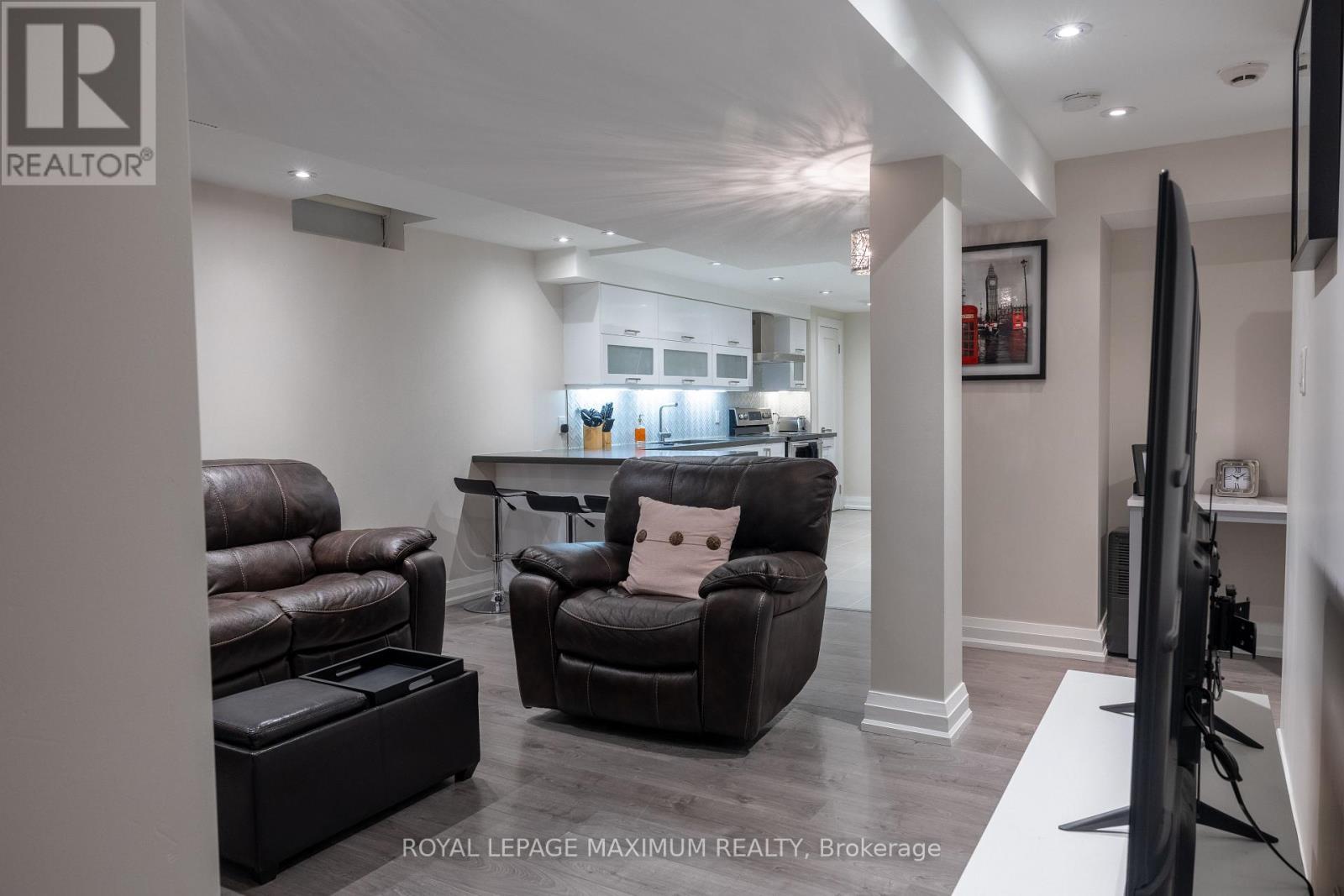 












BASEMENT - 19 CORNER BROOK CRESCENT

,
Vaughan,




Ontario
L4H0J7


