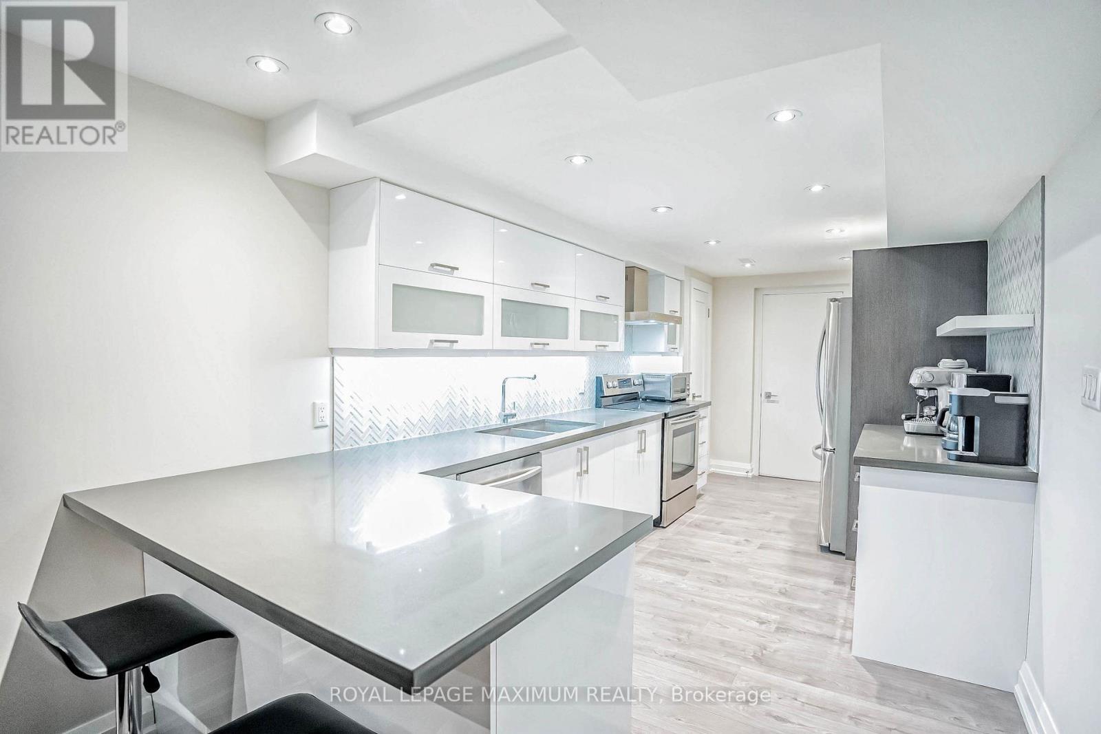 












BASEMENT - 19 CORNER BROOK CRESCENT

,
Vaughan,




Ontario
L4H0J7

