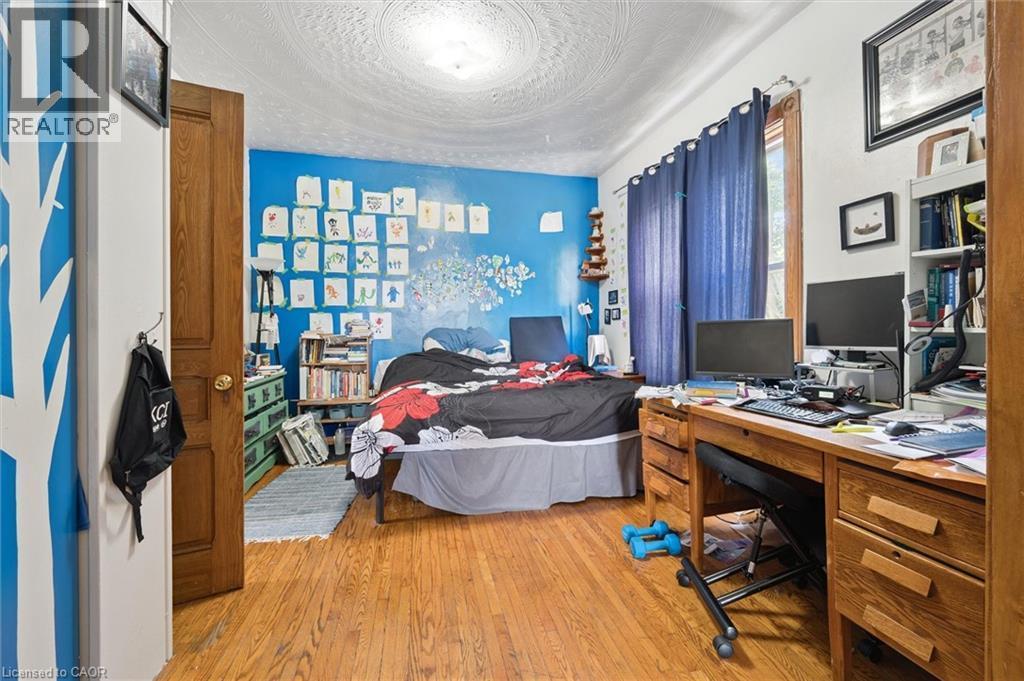 












133 JOSEPH Street

,
Kitchener,




Ontario
N2G1J5

