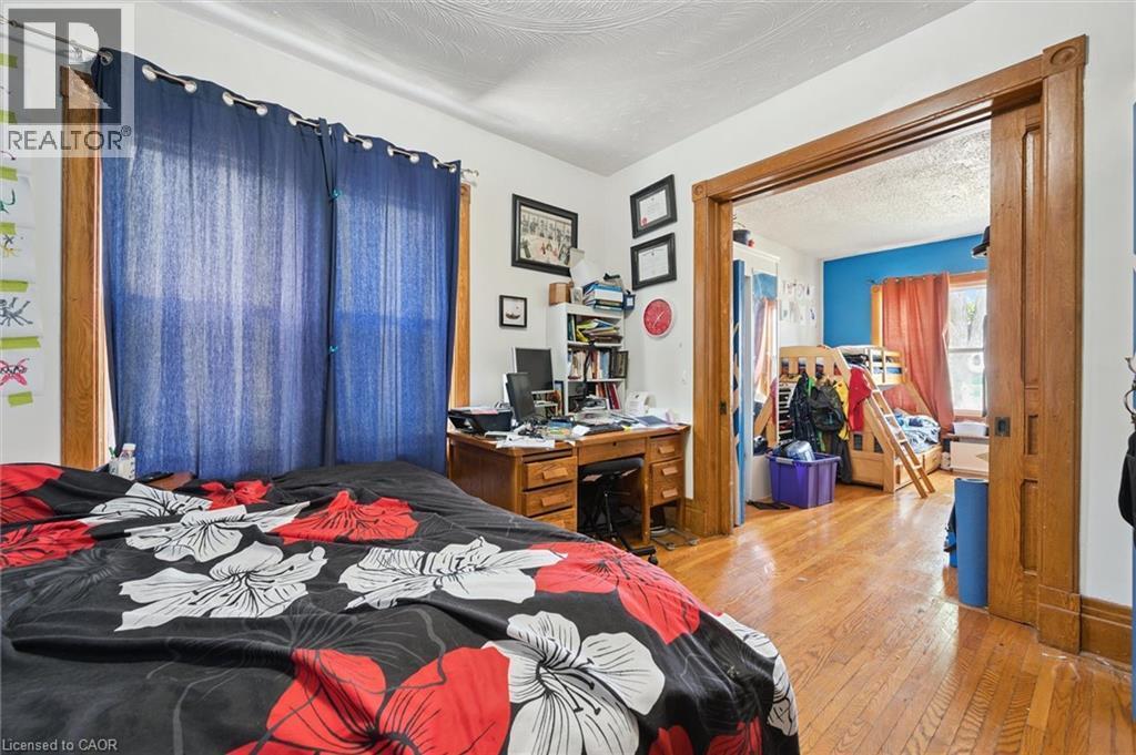 












133 JOSEPH Street

,
Kitchener,




Ontario
N2G1J5

