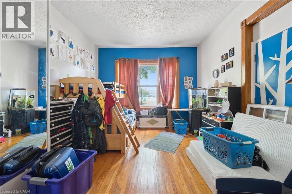 












133 JOSEPH Street

,
Kitchener,




Ontario
N2G1J5

