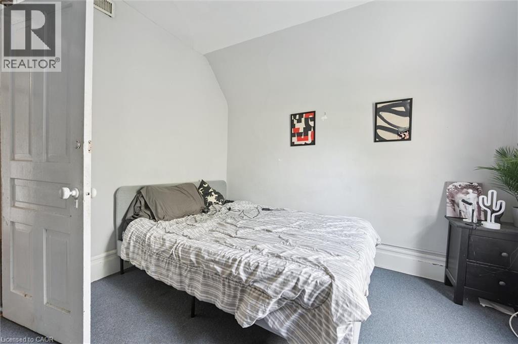 












133 JOSEPH Street

,
Kitchener,




Ontario
N2G1J5

