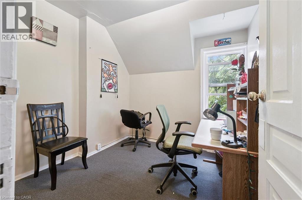 












133 JOSEPH Street

,
Kitchener,




Ontario
N2G1J5

