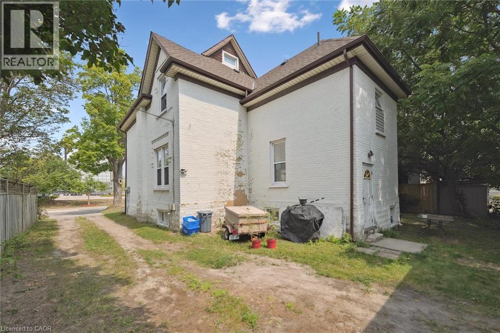 












133 JOSEPH Street

,
Kitchener,




Ontario
N2G1J5

