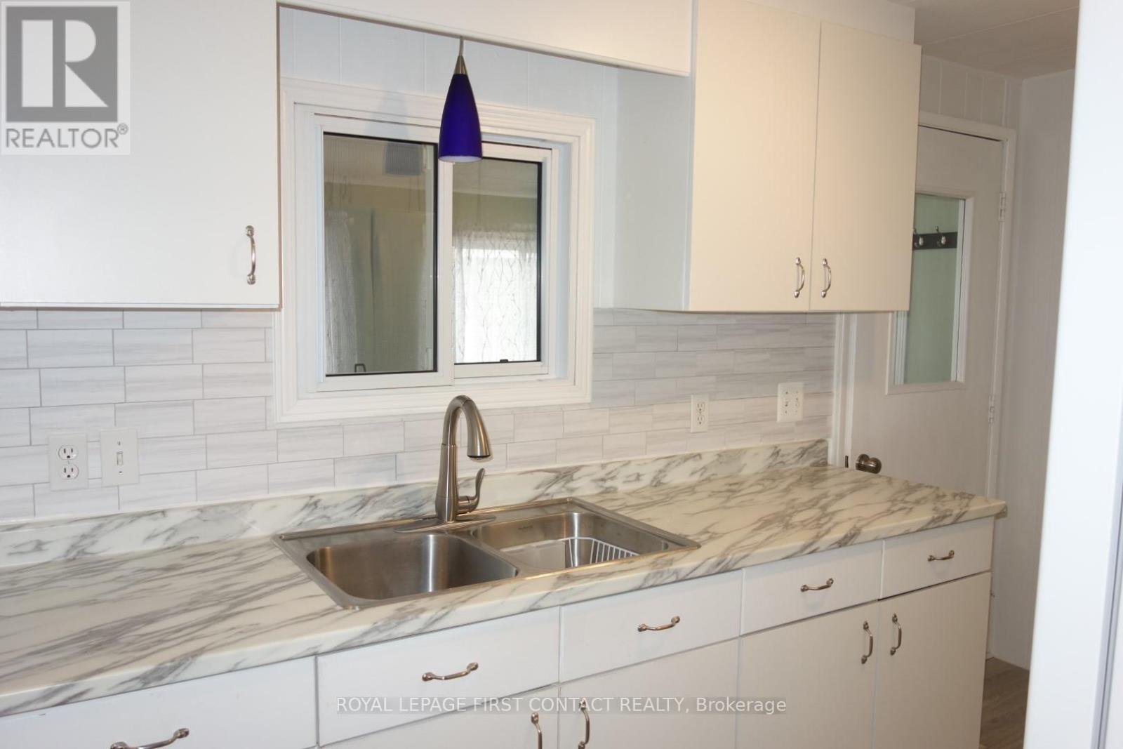 












23 MIMOSA CRESCENT

,
Innisfil,




Ontario
L9S1P9

