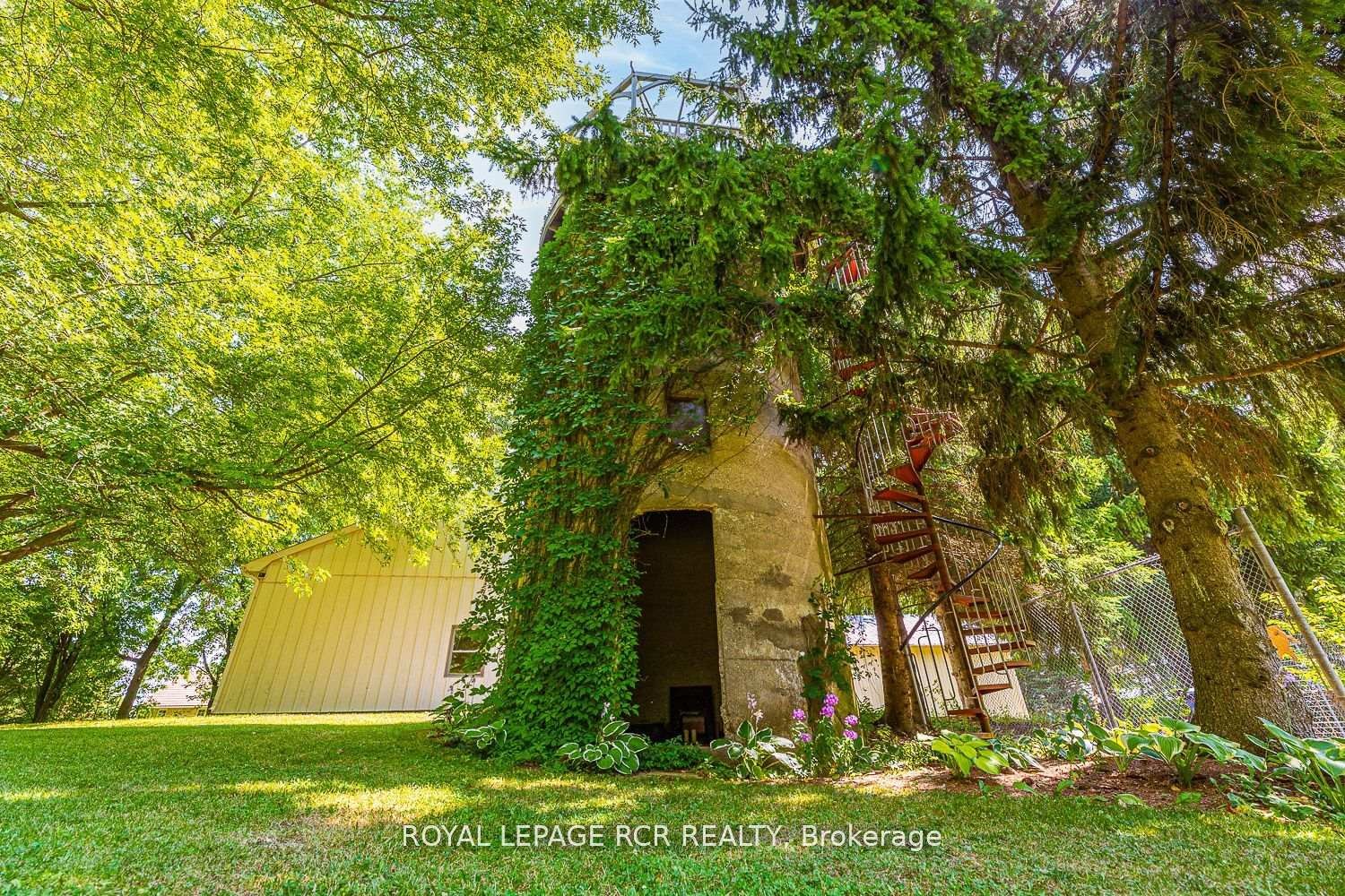 









282398


County Rd 10

Road,
East Luther Grand Valley,




ON
L9W 0W6

