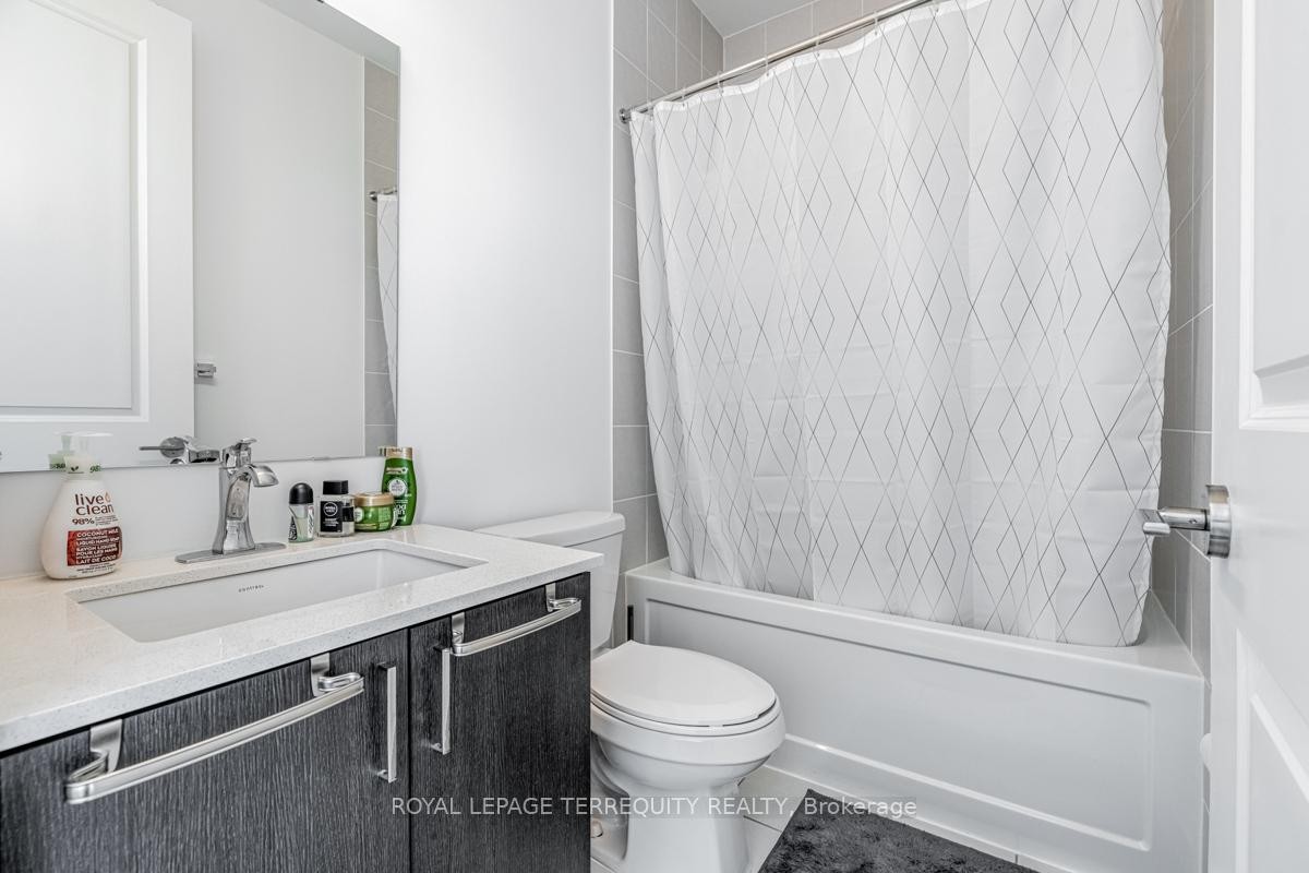 









1063


Douglas McCurdy

Common, 702,
Mississauga,




ON
L5G 0C5

