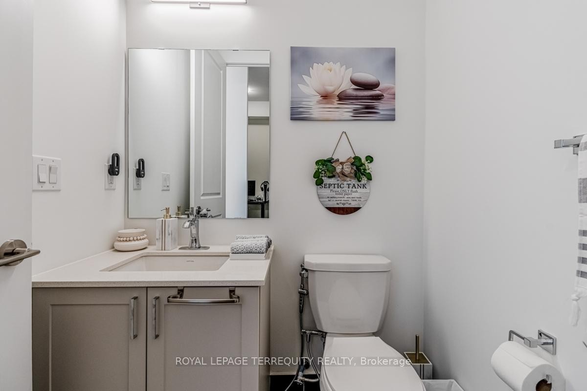 









1063


Douglas McCurdy

Common, 702,
Mississauga,




ON
L5G 0C5

