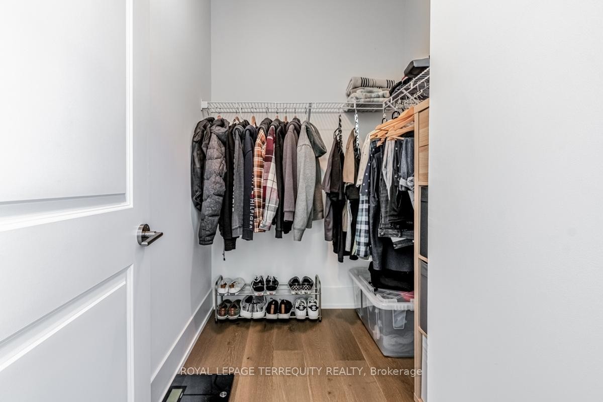 









1063


Douglas McCurdy

Common, 702,
Mississauga,




ON
L5G 0C5

