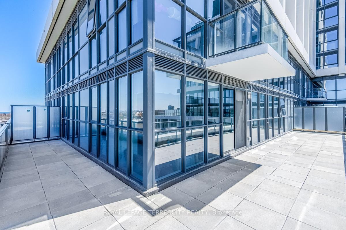 









1063


Douglas McCurdy

Common, 702,
Mississauga,




ON
L5G 0C5

