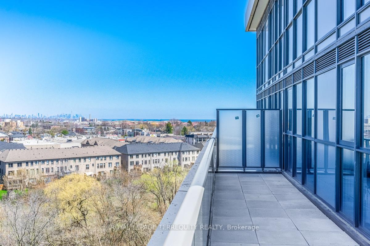 









1063


Douglas McCurdy

Common, 702,
Mississauga,




ON
L5G 0C5

