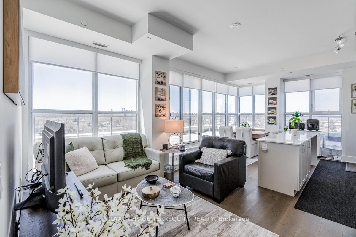 









1063


Douglas McCurdy

Common, 702,
Mississauga,




ON
L5G 0C5

