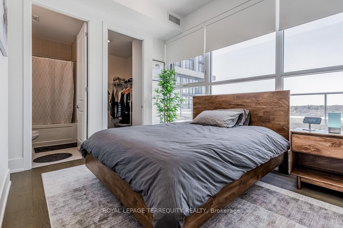 









1063


Douglas McCurdy

Common, 702,
Mississauga,




ON
L5G 0C5

