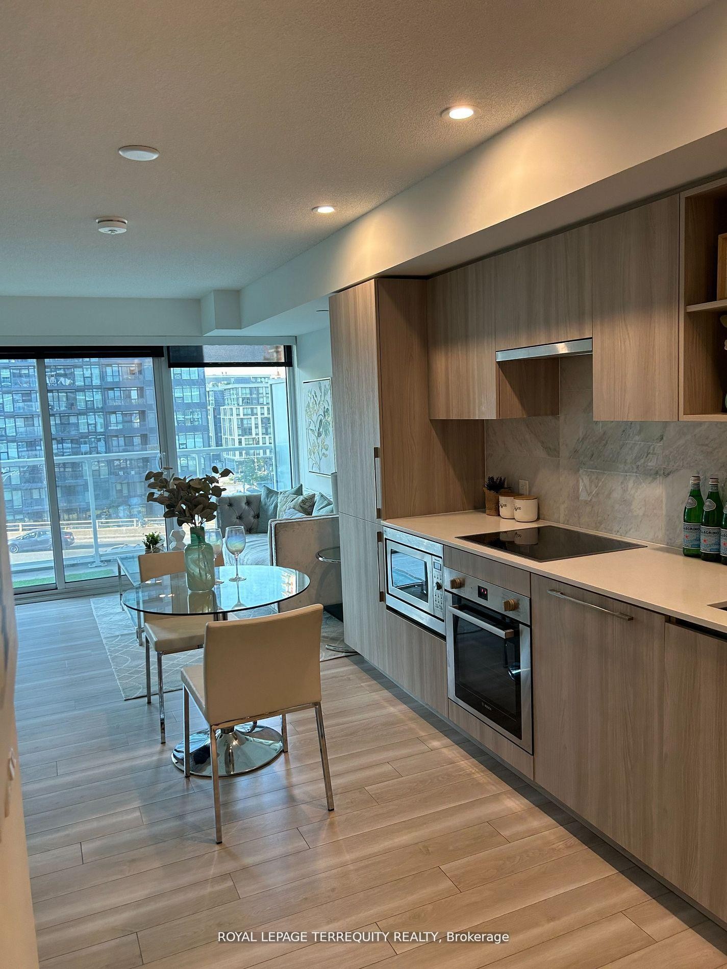 









17


Bathurst

Street, 807,
Toronto,




ON
M5V 0N1

