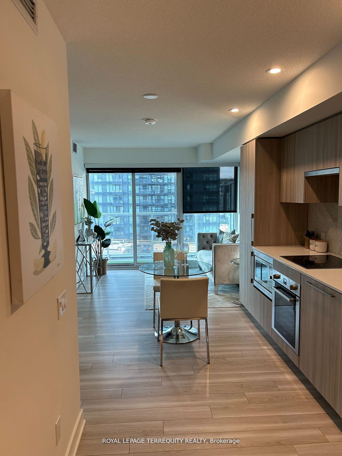 









17


Bathurst

Street, 807,
Toronto,




ON
M5V 0N1

