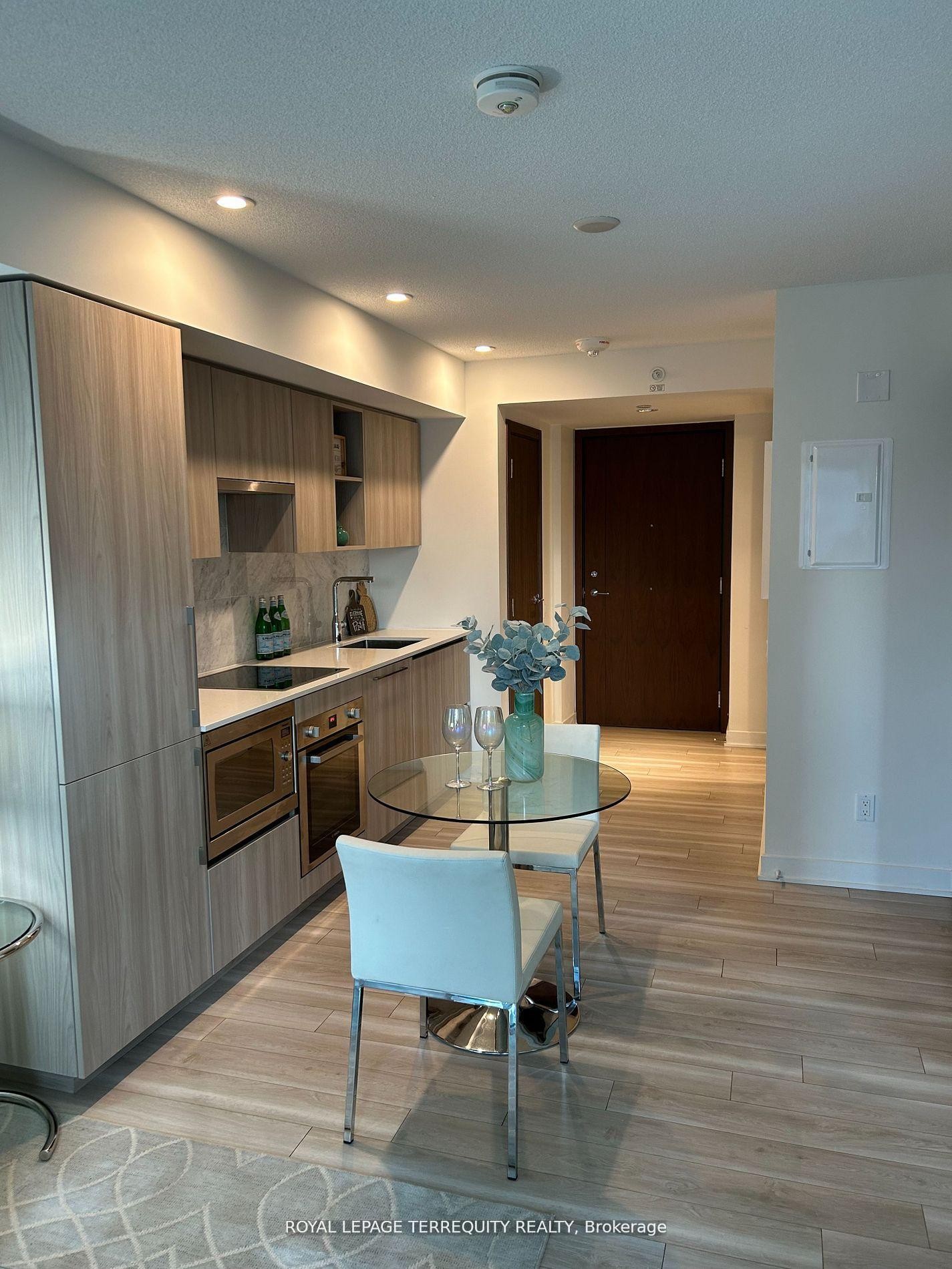 









17


Bathurst

Street, 807,
Toronto,




ON
M5V 0N1

