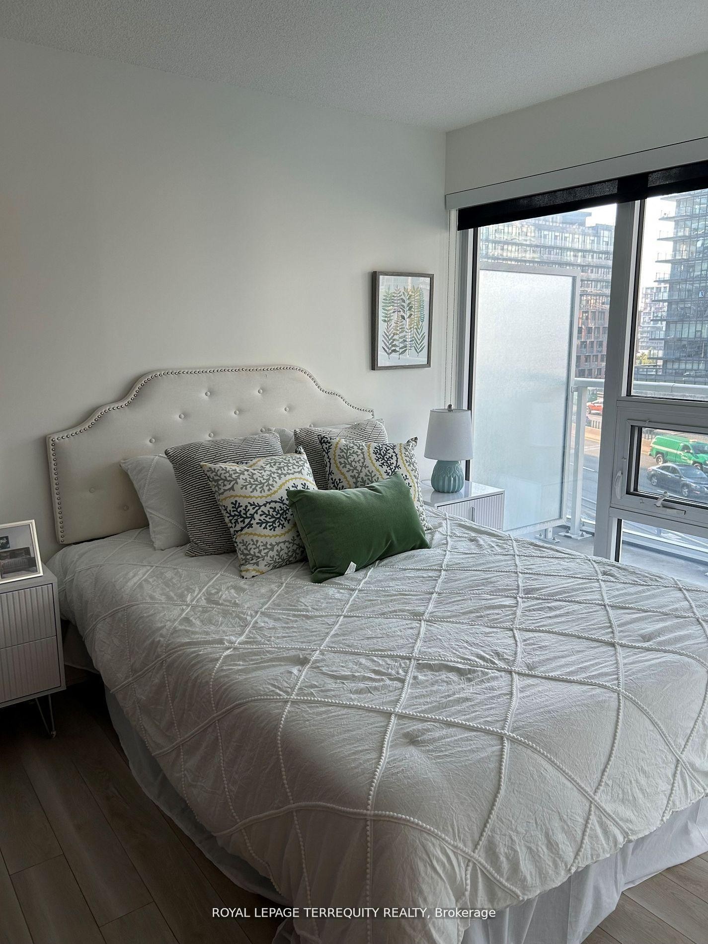 









17


Bathurst

Street, 807,
Toronto,




ON
M5V 0N1

