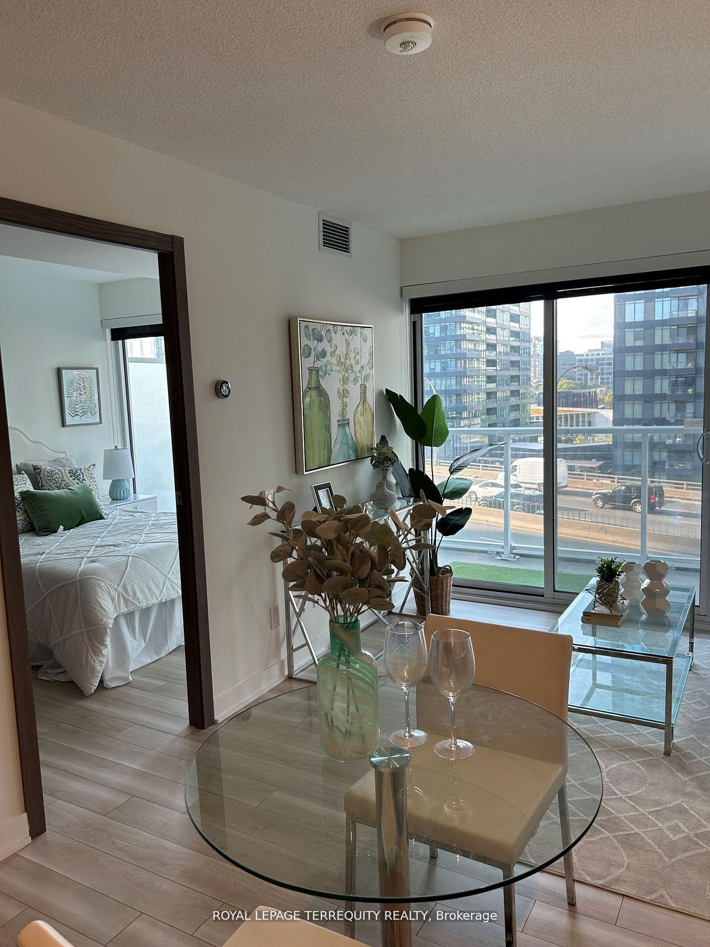 









17


Bathurst

Street, 807,
Toronto,




ON
M5V 0N1

