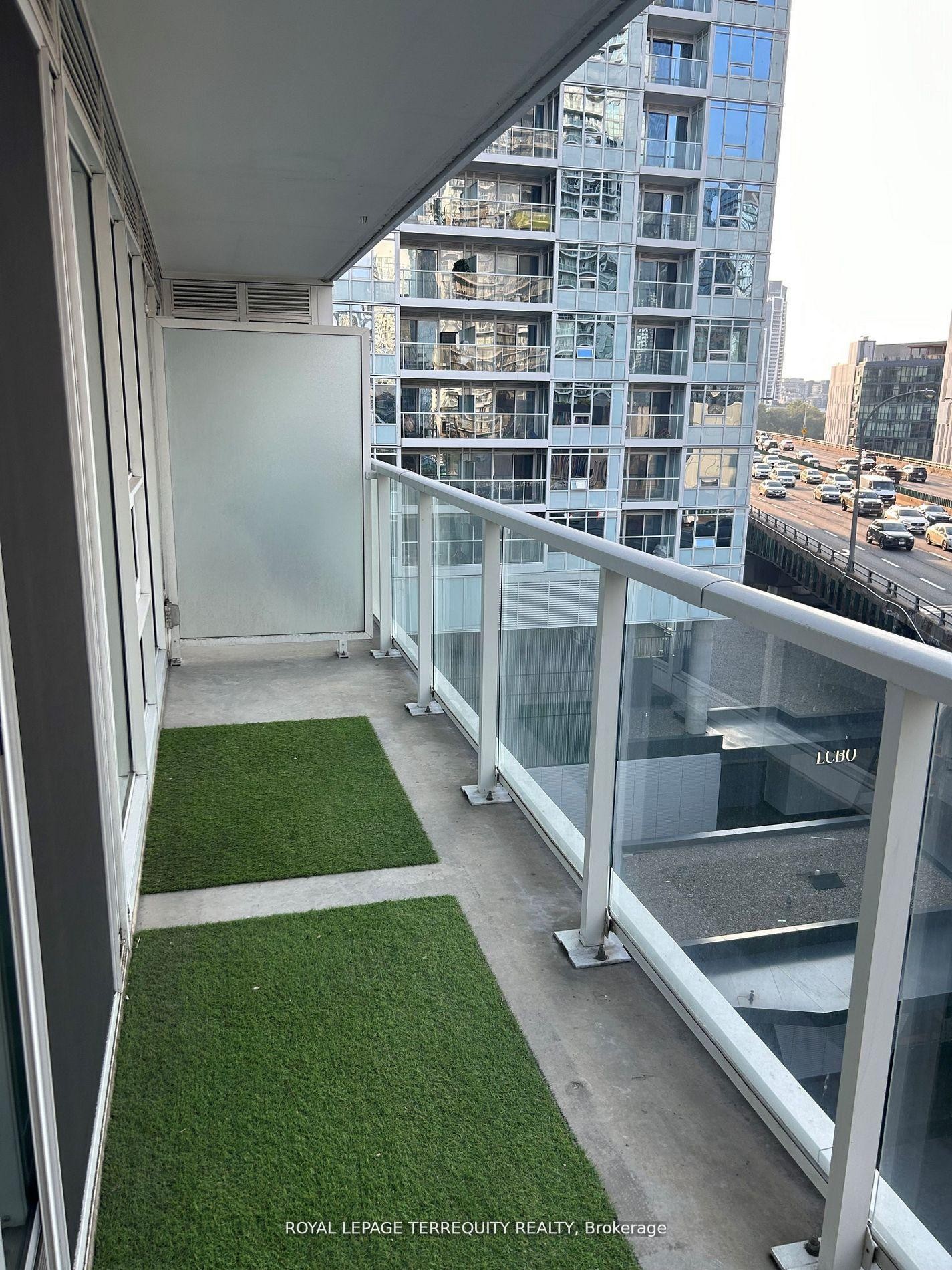 









17


Bathurst

Street, 807,
Toronto,




ON
M5V 0N1

