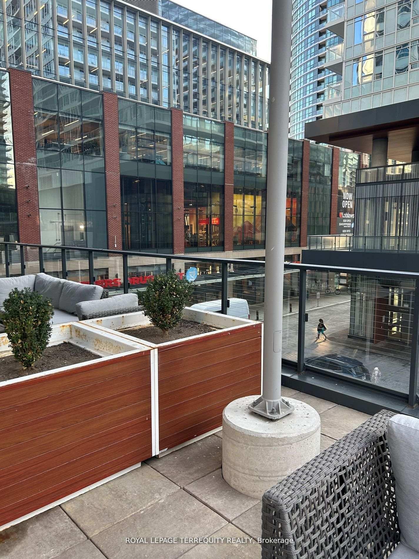 









17


Bathurst

Street, 807,
Toronto,




ON
M5V 0N1

