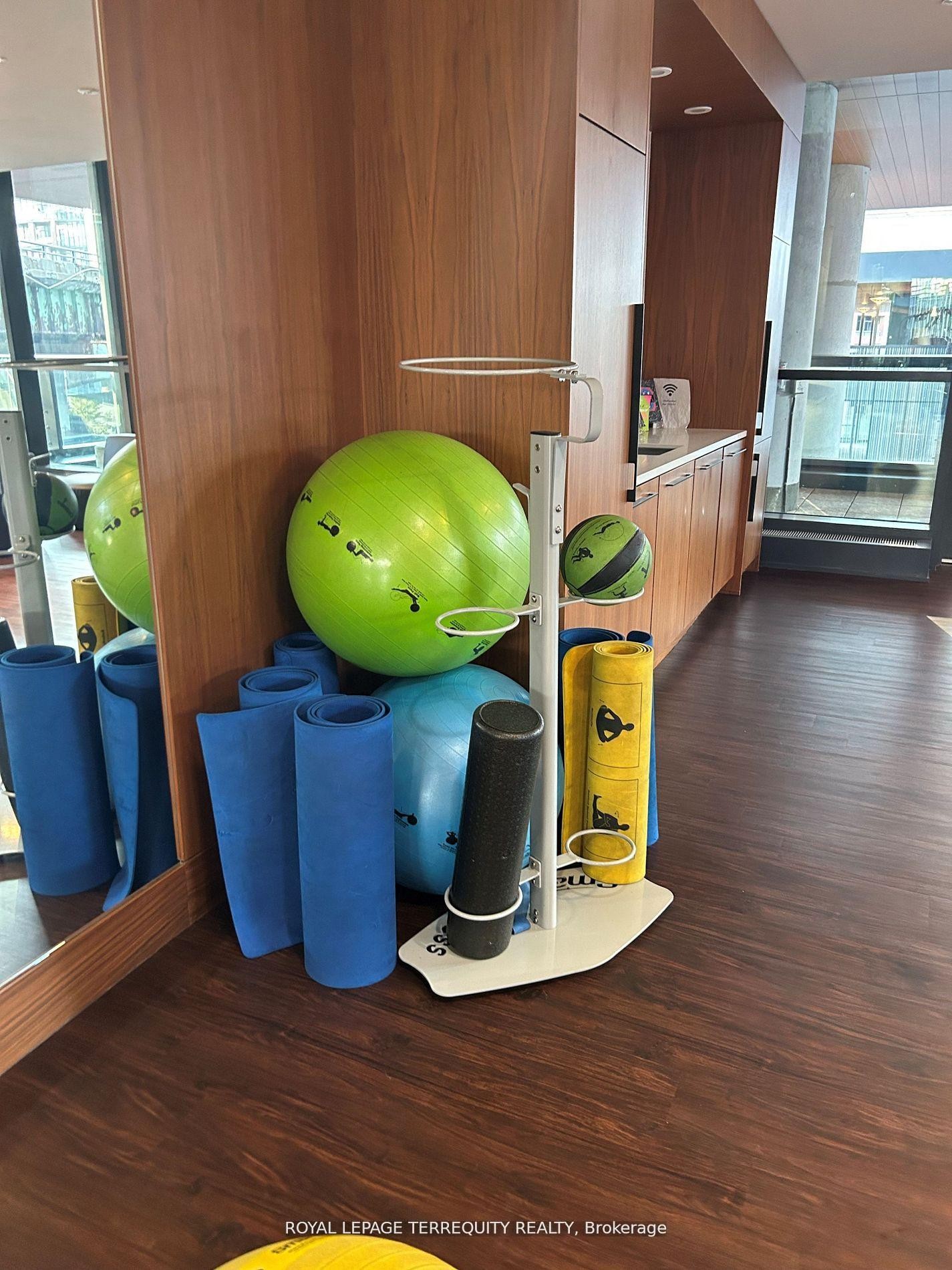 









17


Bathurst

Street, 807,
Toronto,




ON
M5V 0N1

