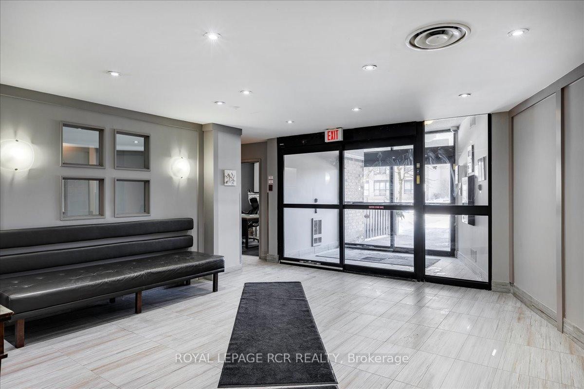 









260


Davis

Drive, 613,
Newmarket,




ON
L3Y 7C3

