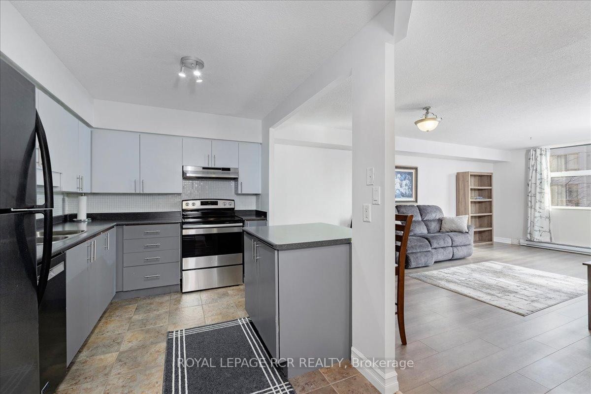 









260


Davis

Drive, 613,
Newmarket,




ON
L3Y 7C3

