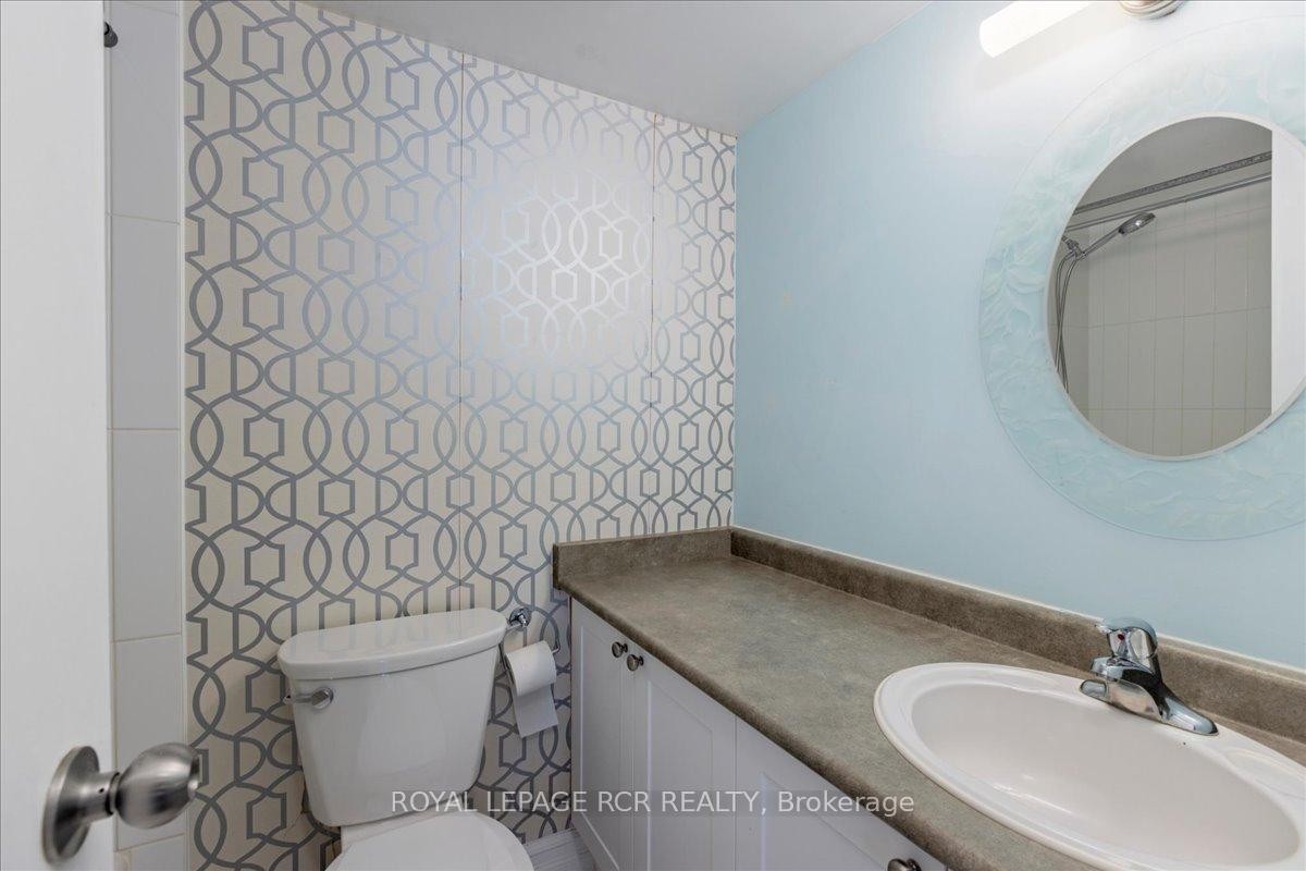 









260


Davis

Drive, 613,
Newmarket,




ON
L3Y 7C3


