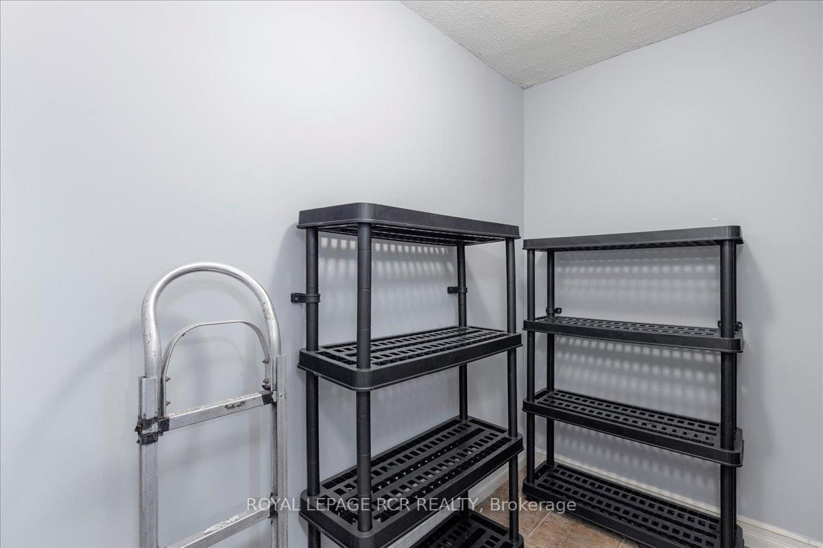









260


Davis

Drive, 613,
Newmarket,




ON
L3Y 7C3

