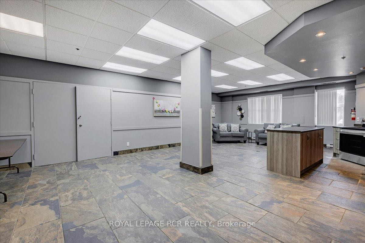 









260


Davis

Drive, 613,
Newmarket,




ON
L3Y 7C3

