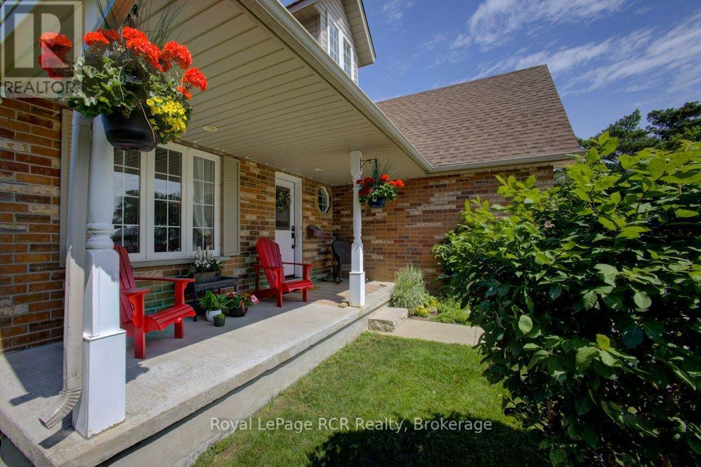 












232 CONESTOGA STREET N

,
Wellington North (Arthur),




Ontario
N0G1A0

