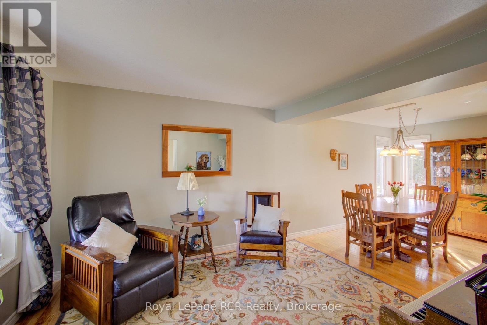 












232 CONESTOGA STREET N

,
Wellington North (Arthur),




Ontario
N0G1A0

