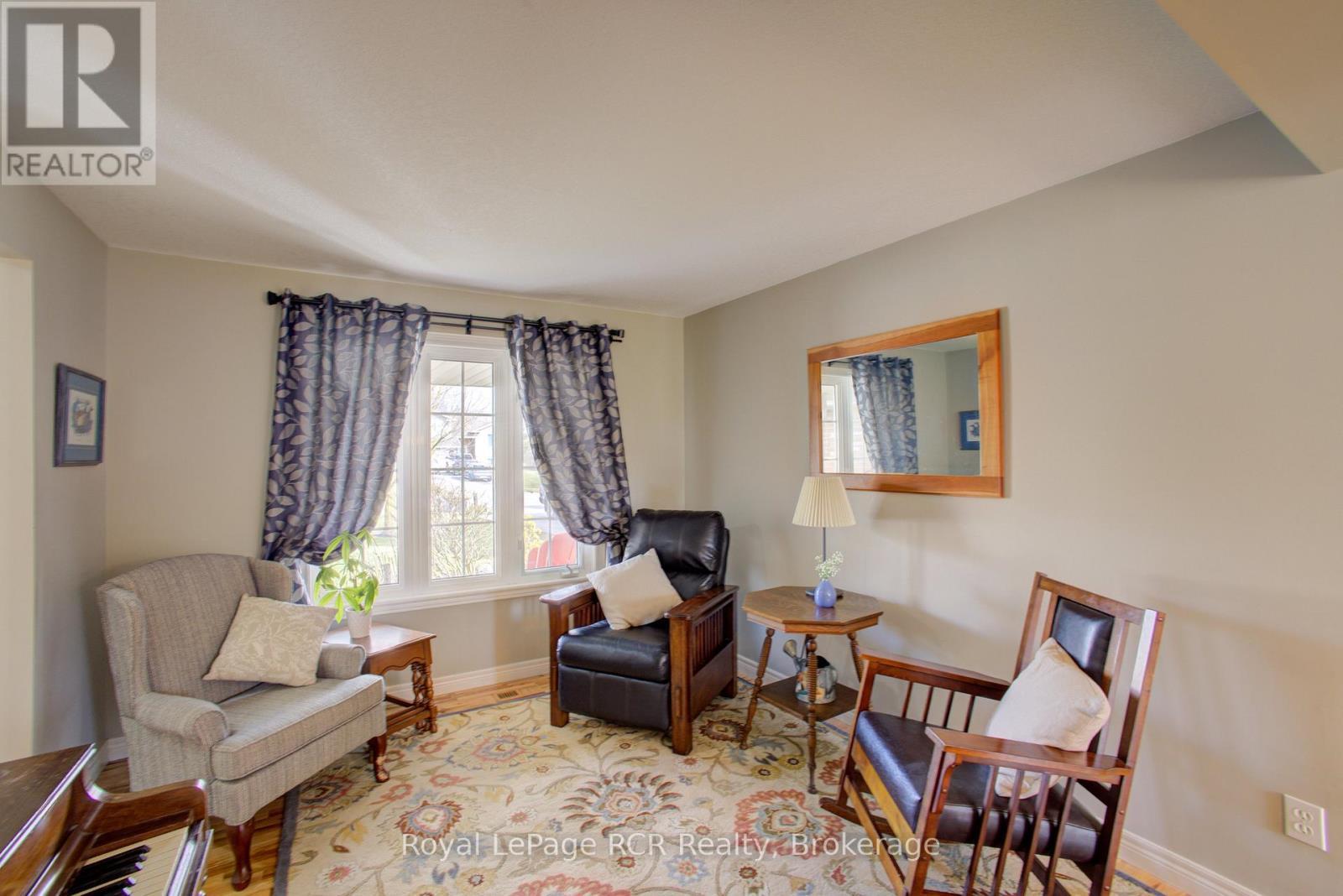 












232 CONESTOGA STREET N

,
Wellington North (Arthur),




Ontario
N0G1A0

